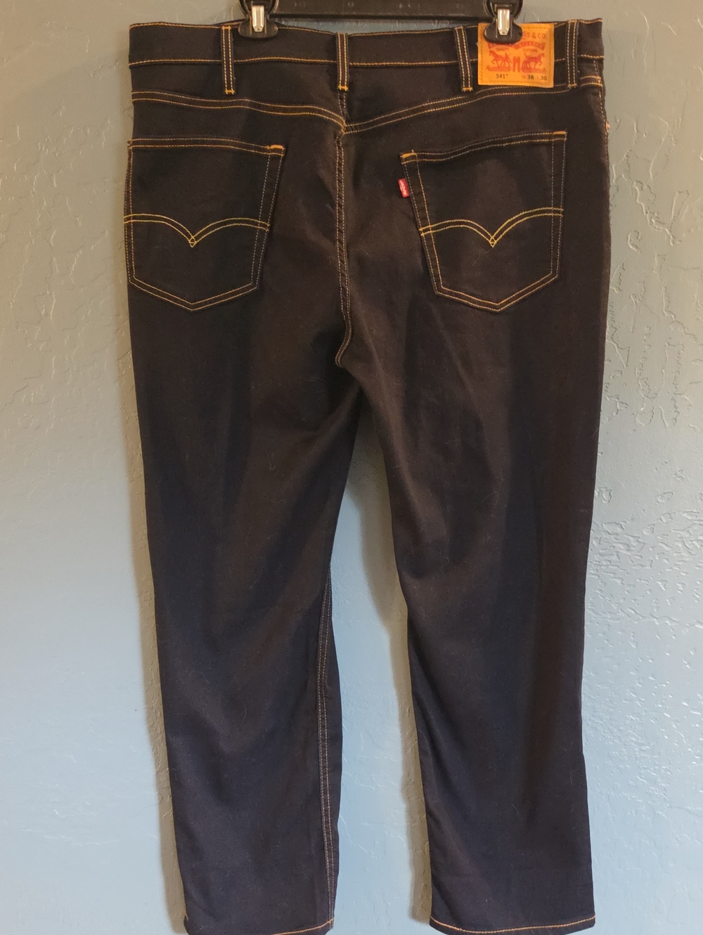 Levi's 541 Stretch Men's Indigo Athletic Jeans with Contrast Stitching 38 30